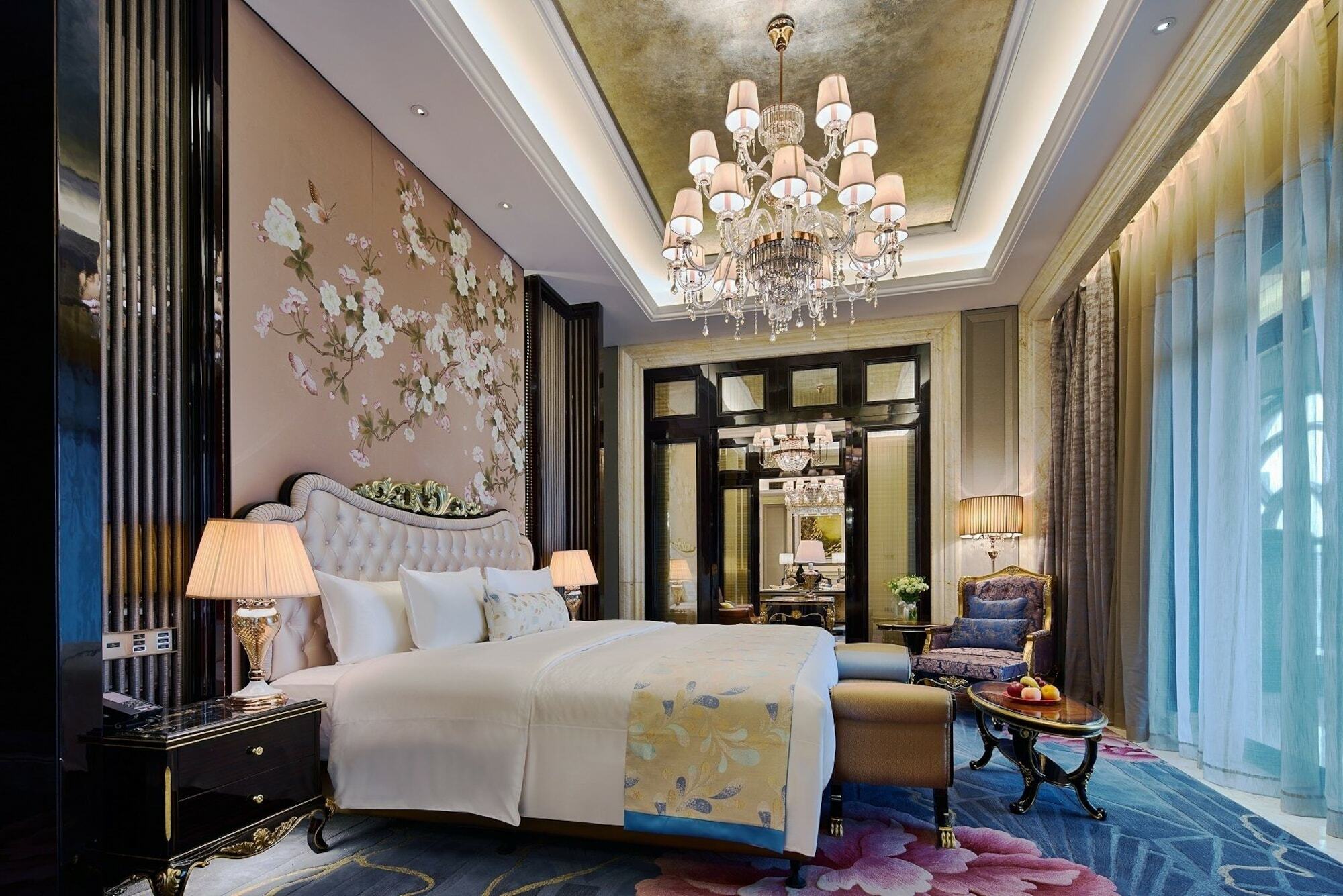 Wanda Realm Qingdao Movie Metropolis Hotel Exterior photo