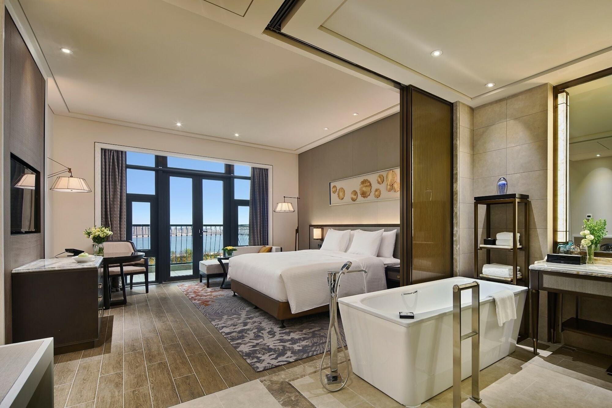 Wanda Realm Qingdao Movie Metropolis Hotel Exterior photo