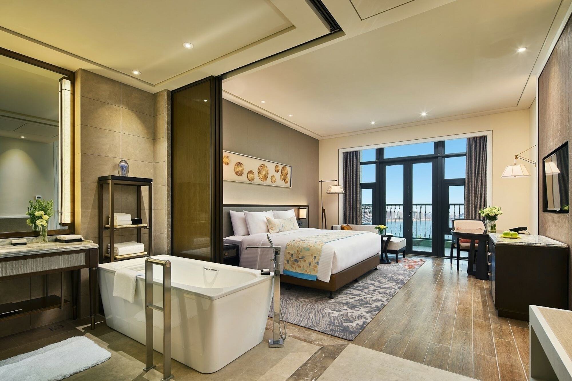 Wanda Realm Qingdao Movie Metropolis Hotel Exterior photo