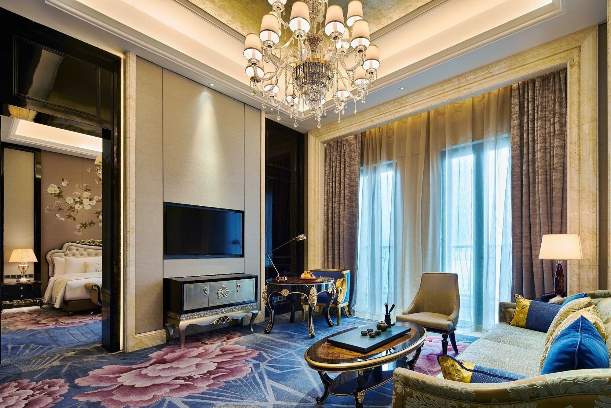 Wanda Realm Qingdao Movie Metropolis Hotel Exterior photo
